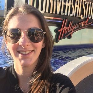 Meet your Posher, Julia